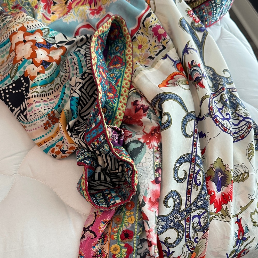 Johnny Was Multicolor Floral Kimono reversible has pockets snap closure like new - Picture 5 of 9